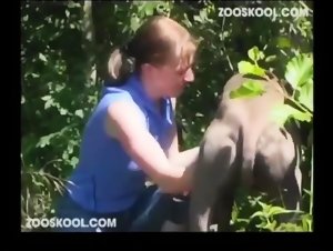 A woman's surrender to her dog: An extreme adventure in zooophilia