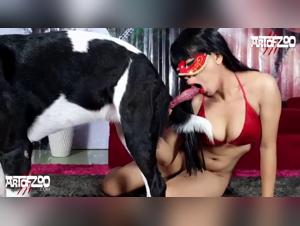 The passionate sex of a woman with her favorite horse